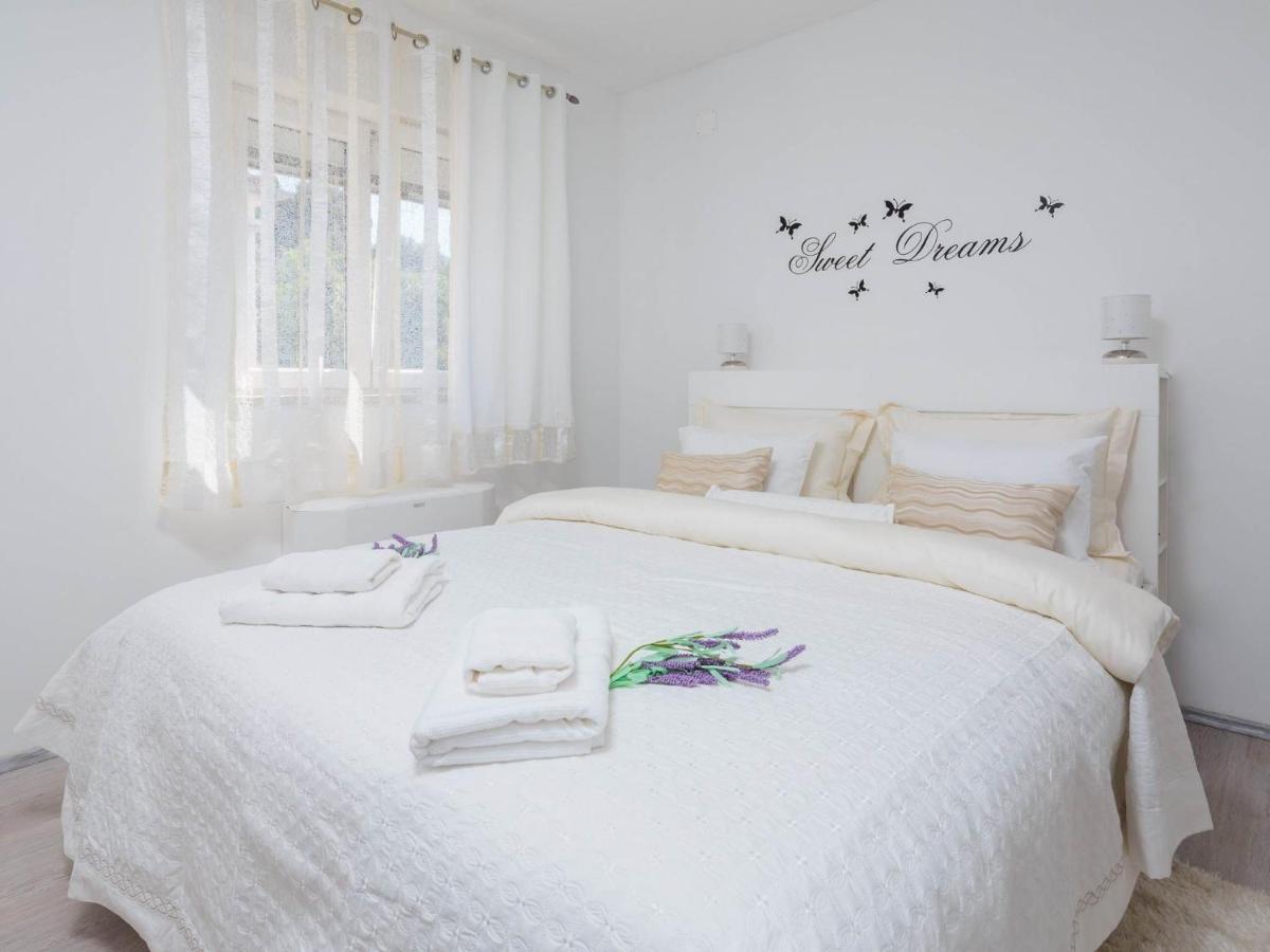 Apartment Lana St Supetar Luaran gambar